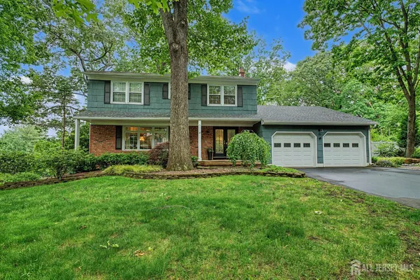 $899,900 | 20 Apache Court, East Brunswick, NJ 08816