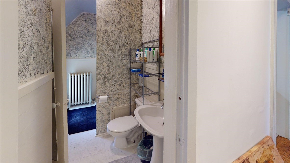 20 Boardman Street Rochester, NY 14607 - Photo 38 of 47 Unit 2 bathroom