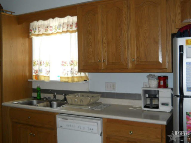 404 West Marshall Street Decatur, IN 46733 - Photo 9 of 16