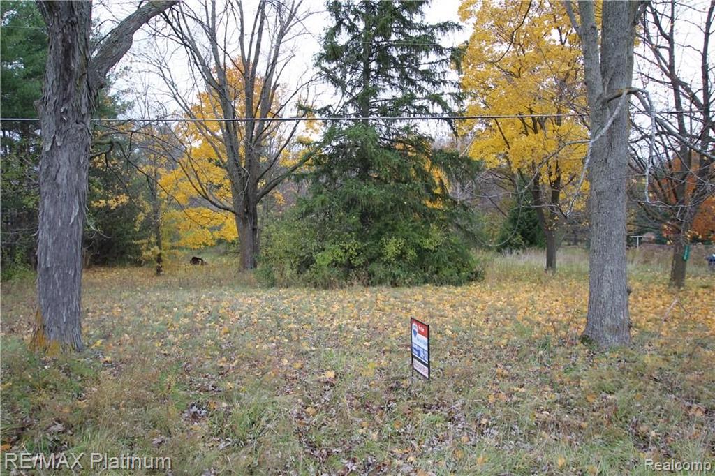 1270 West Reid Road Flint, MI 48507 - Photo 6 of 13