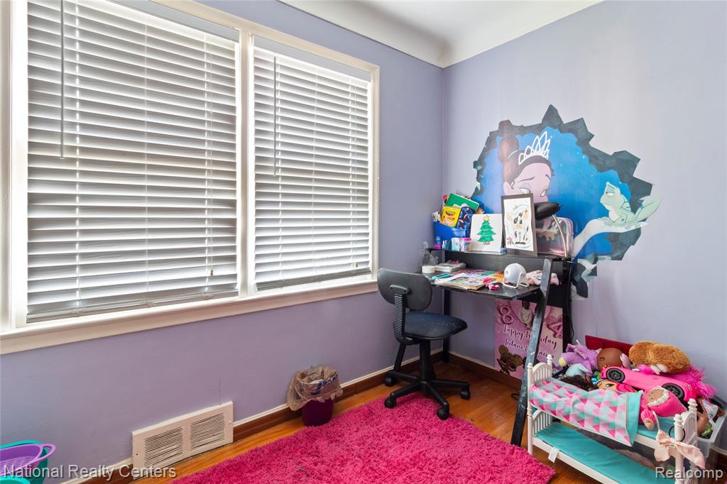 18027 Strathmoor Street Detroit, MI 48235 - Photo 26 of 41 Gallery Image 26
