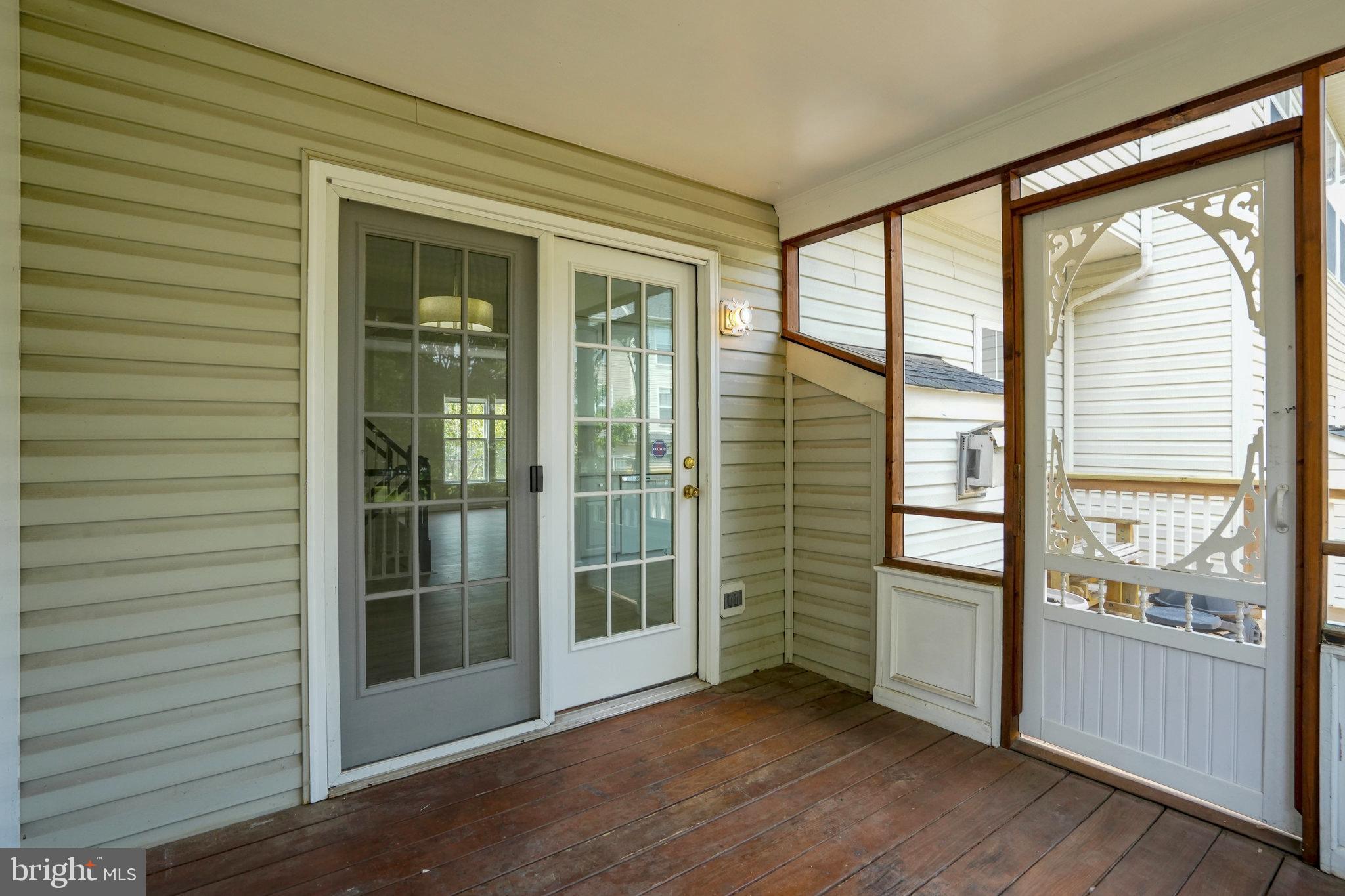 10159 Elgin Way Bristow, VA 20136 - Photo 43 of 50 a view of entryway with wooden floor