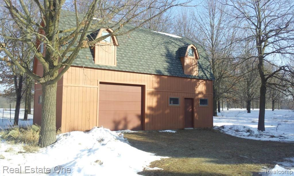 1300 West Rose Center Road Holly, MI 48442 - Photo 10 of 45 Work Shop (pic 2)