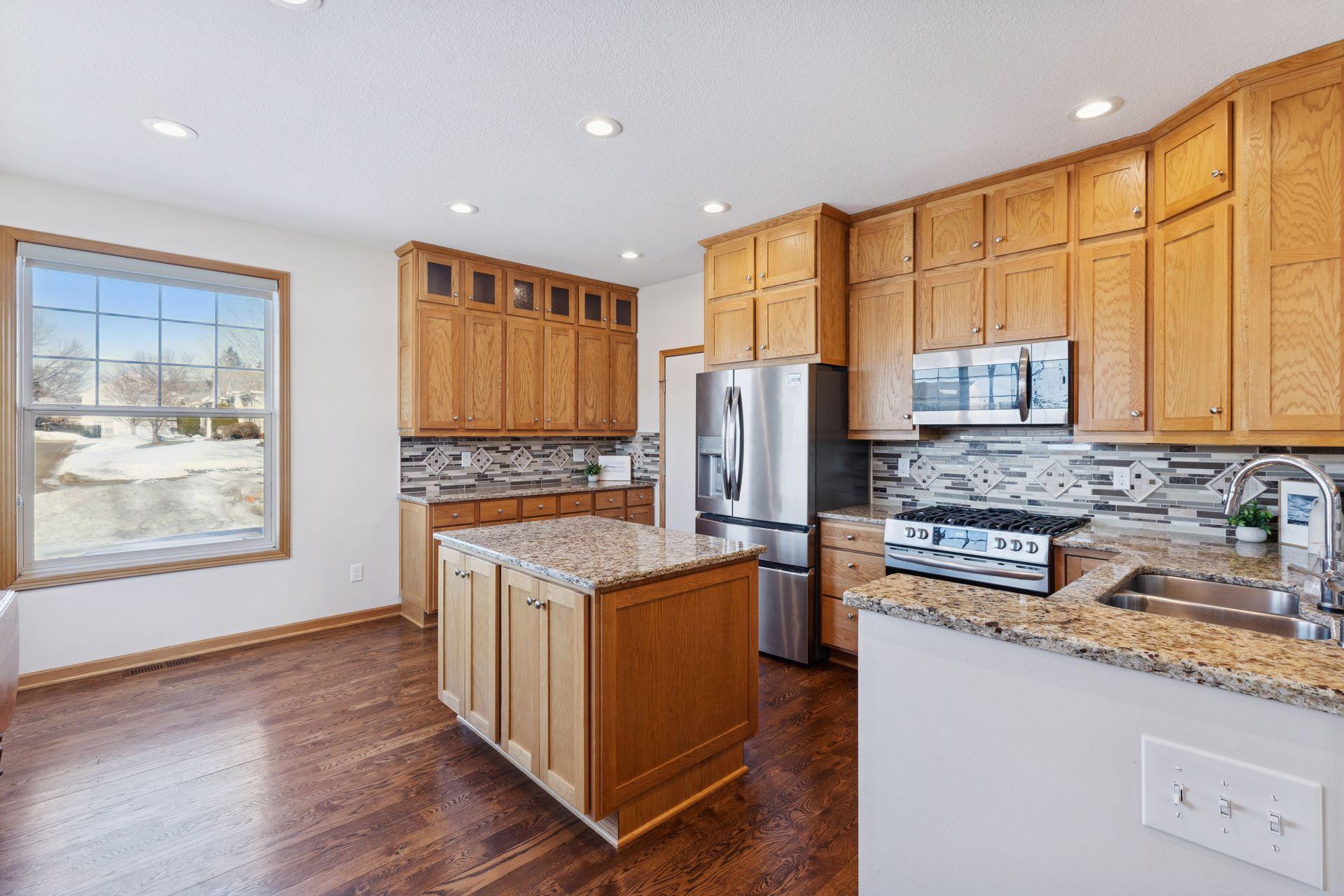 5780 Prairie Ridge Drive Shoreview, MN 55126 - Photo 5 of 38 Gallery Image 5