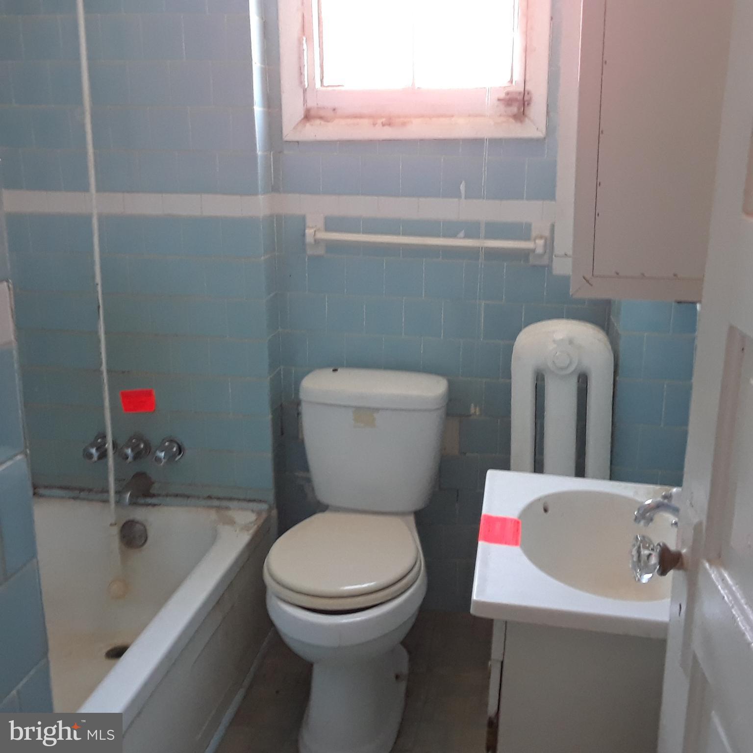725 North Rosedale Street Baltimore, MD 21216 - Photo 7 of 12 Bath