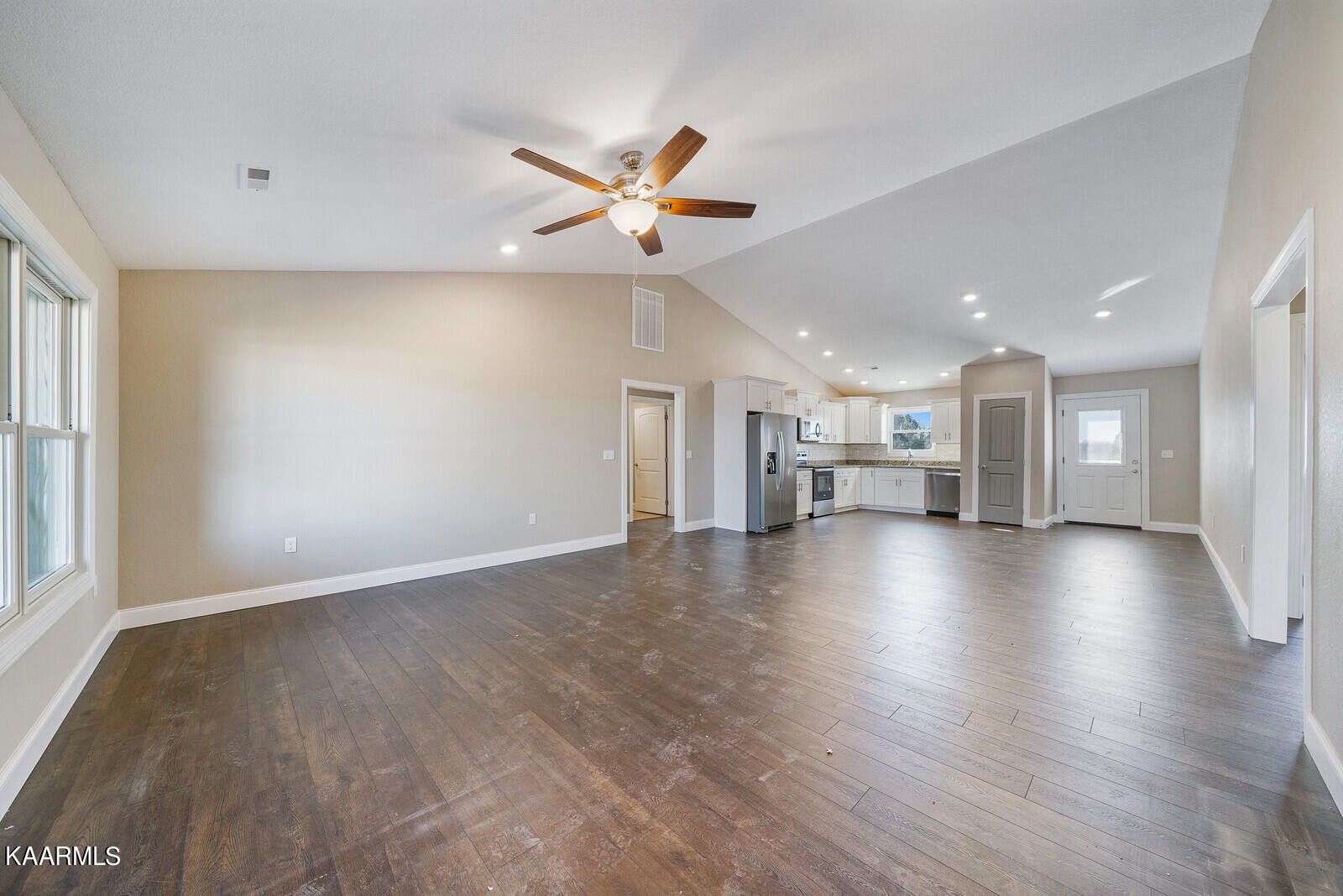 2693 Cook Road Crossville, TN 38571 - Photo 4 of 19 Gallery Image 4