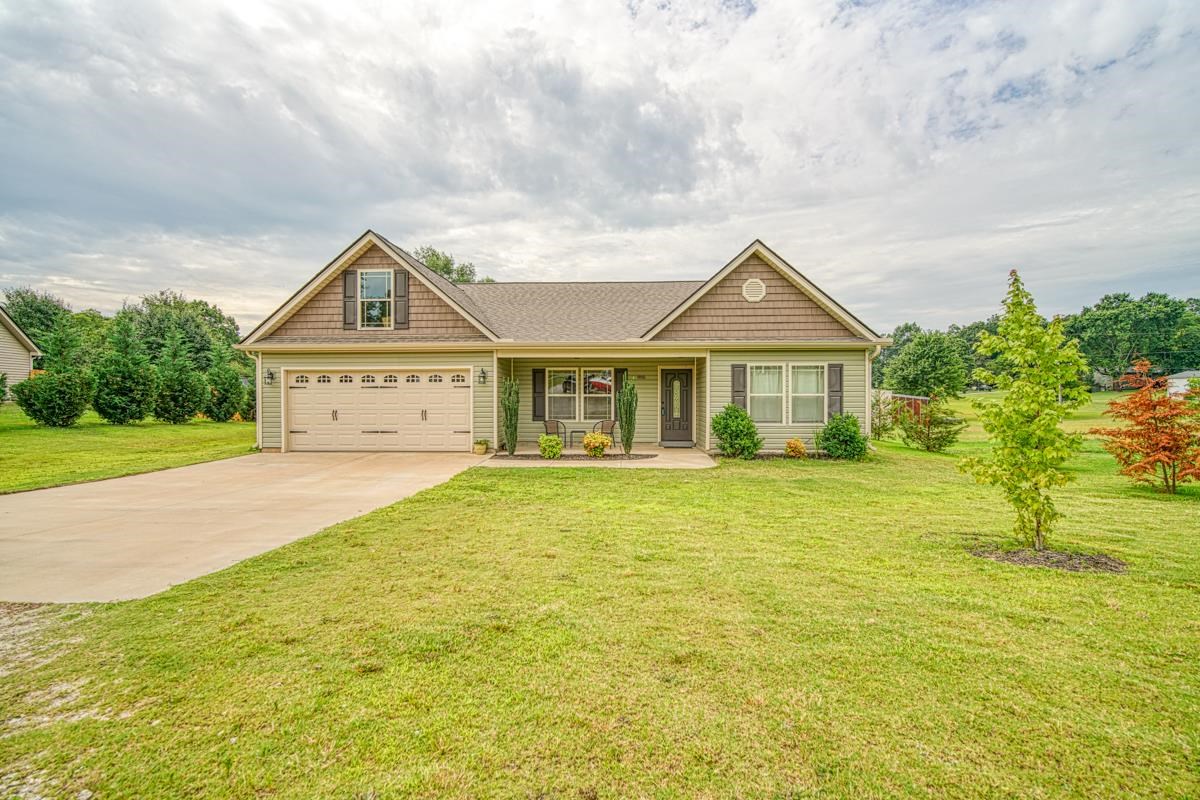 995 Gowan Road Inman, SC 29349 - Photo 1 of 36
