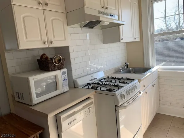 $1,800 | 17 Bowers Lane, Unit C, Chatham, NJ 07928