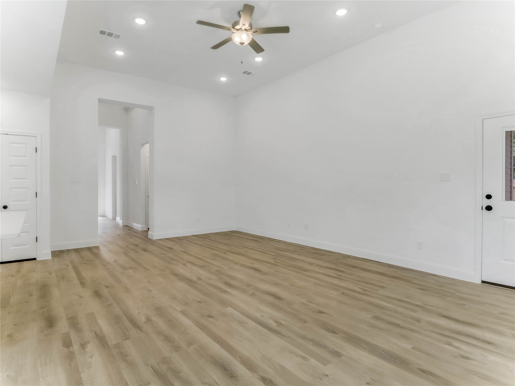 612 Evans Street Angleton, TX 77515 - Photo 9 of 33