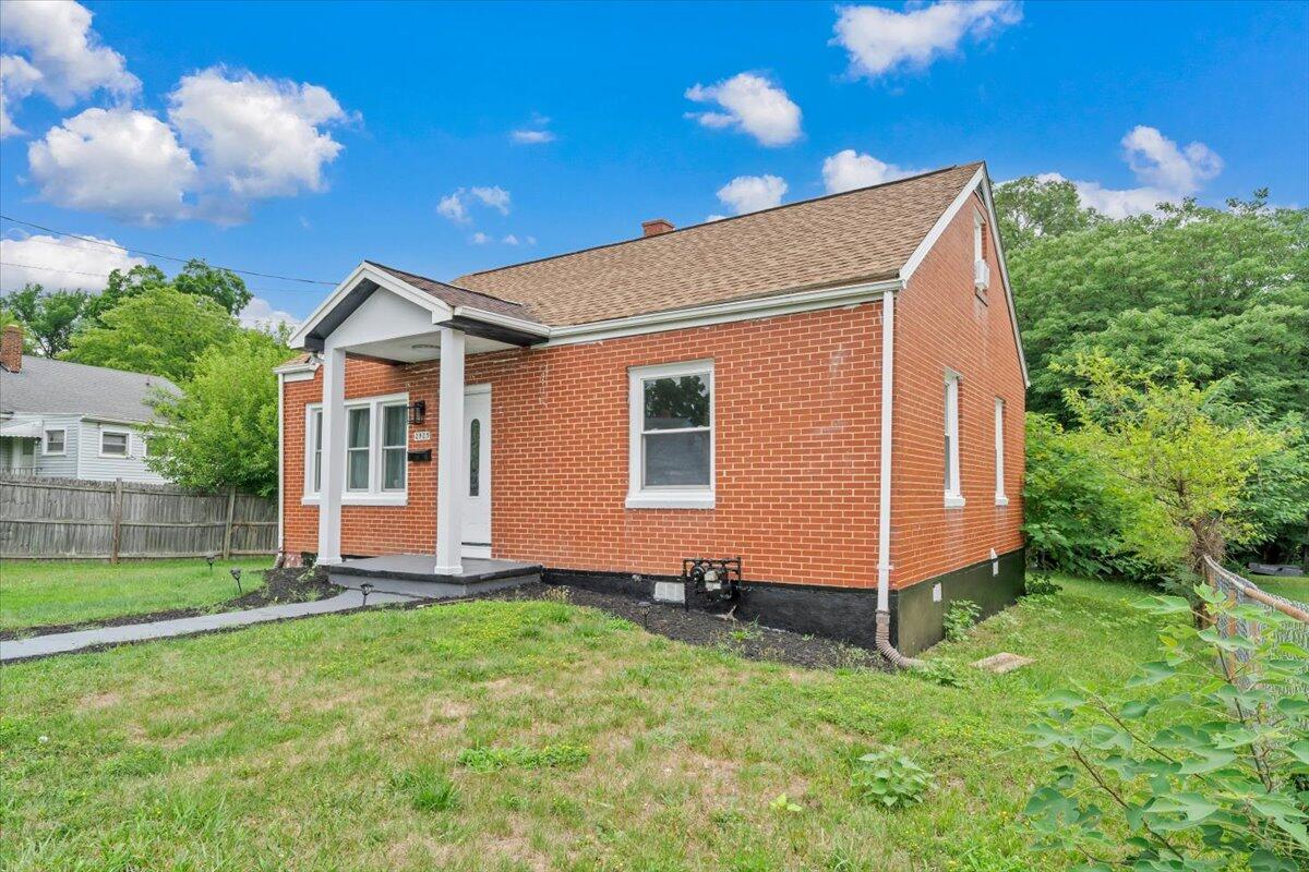 2923 Courtland Road Northwest Roanoke, VA 24012 - Photo 4 of 28 27-MIB01508
