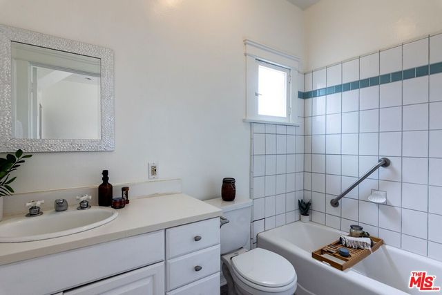 $1,525,000 | 4534 Russell Avenue, Los Angeles, CA 90027