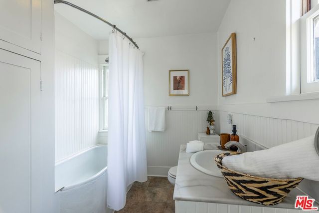 $1,525,000 | 4534 Russell Avenue, Los Angeles, CA 90027