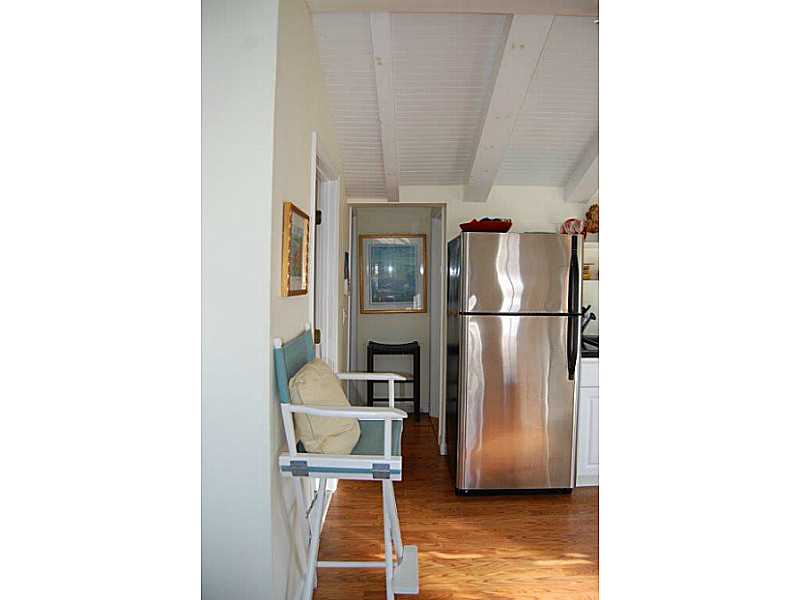 6 Edith Road Narragansett, RI 02882 - Photo 4 of 16 Kitchen.