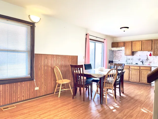 $2,600 | 817 74th Street, Downers Grove, IL 60516