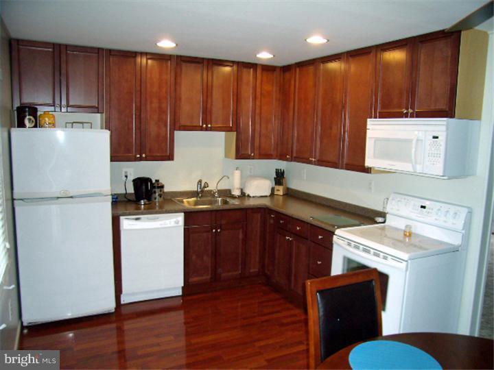 19 Quarry Road Levittown, PA 19057 - Photo 2 of 9 Gallery Image 2