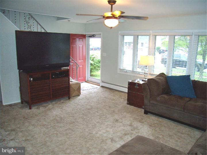 19 Quarry Road Levittown, PA 19057 - Photo 3 of 9 Gallery Image 3
