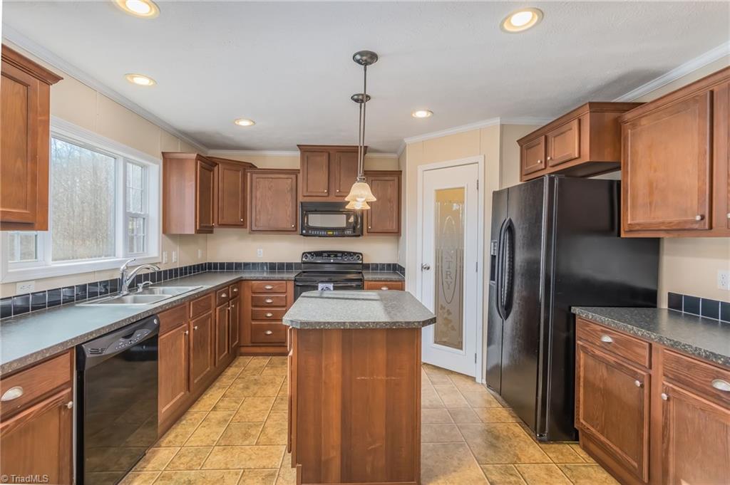 193 Roach Road Reidsville, NC 27320 - Photo 14 of 29