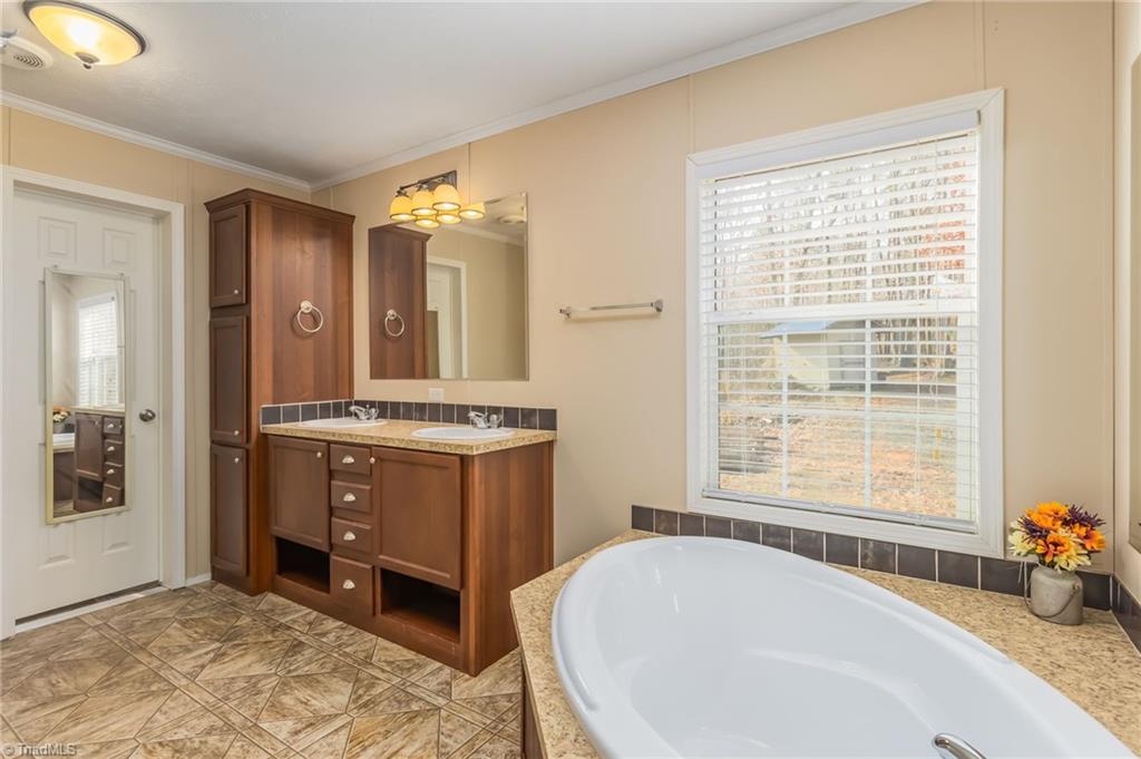 193 Roach Road Reidsville, NC 27320 - Photo 19 of 29