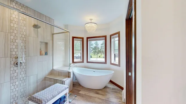 $860,000 | W10559 Hickory Point Road, Beaver Dam, WI 53916