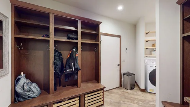 $860,000 | W10559 Hickory Point Road, Beaver Dam, WI 53916