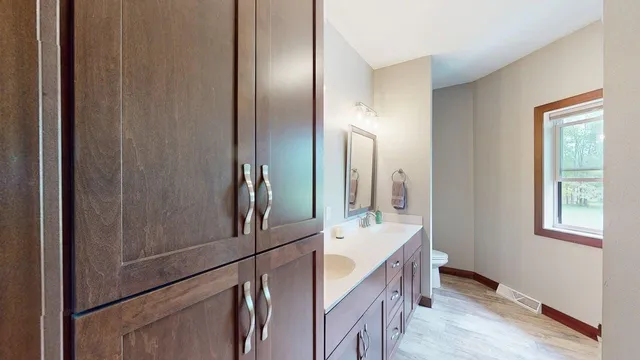 $860,000 | W10559 Hickory Point Road, Beaver Dam, WI 53916