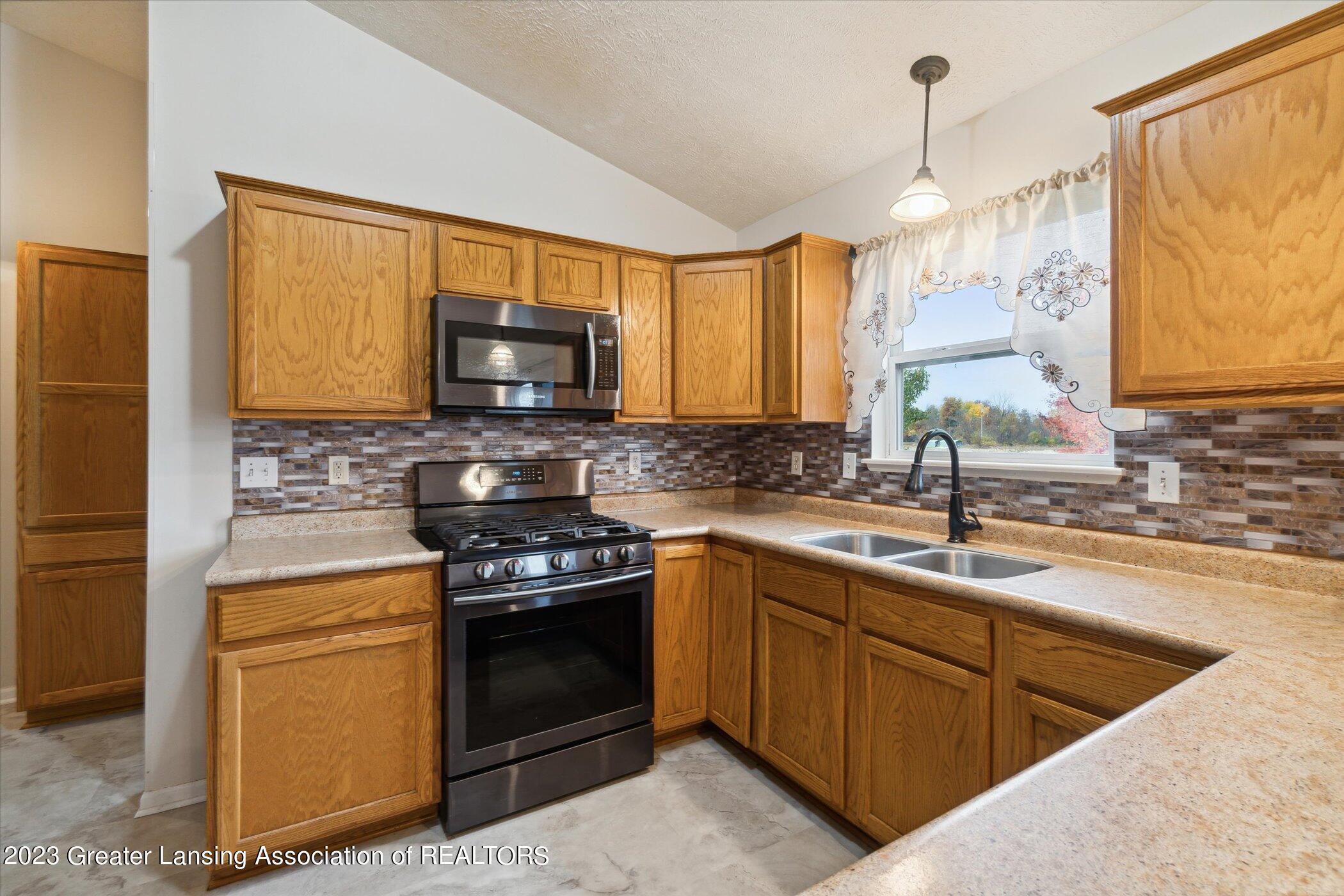 3518 Bostedor Road Eaton Rapids, MI 48827 - Photo 16 of 40 19-3518-Bostedor-Rd-Eaton-Rapids-MI-4882