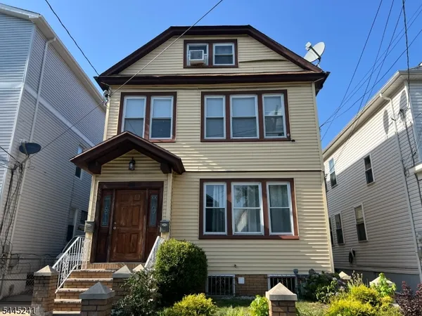 $2,200 | 1353 Alina Street, Unit 1, Elizabeth, NJ 07208