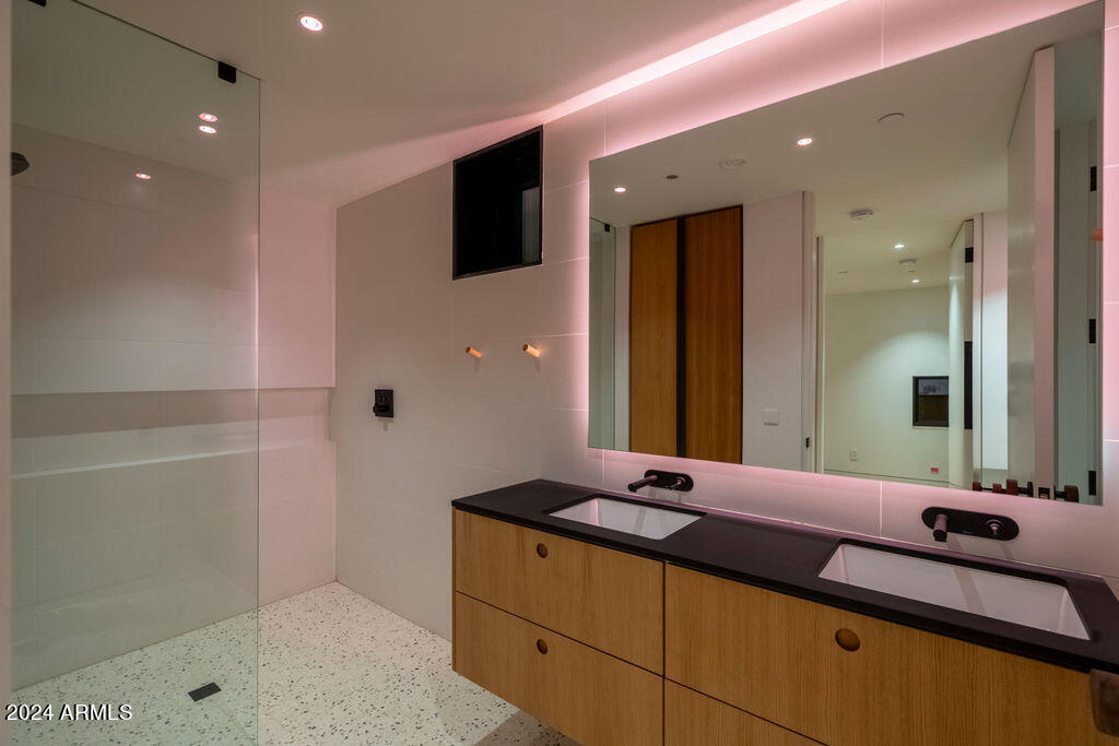 1740 East Ocotillo Road, Unit 3 Phoenix, AZ 85016 - Photo 21 of 34 26