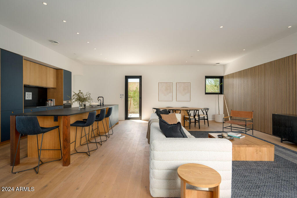 1740 East Ocotillo Road, Unit 3 Phoenix, AZ 85016 - Photo 4 of 34 33