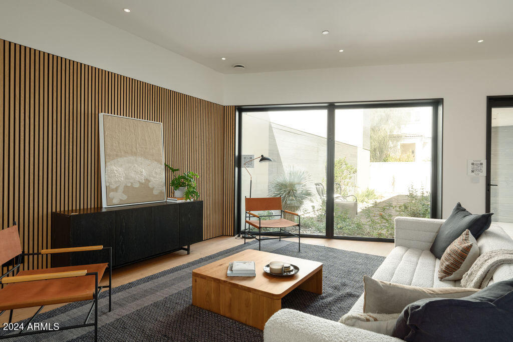 1740 East Ocotillo Road, Unit 3 Phoenix, AZ 85016 - Photo 5 of 34 43