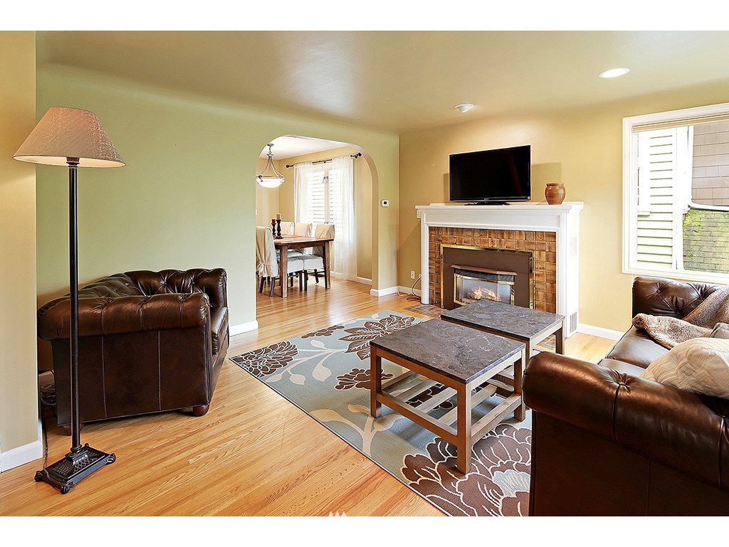 2029 North 77th Street Seattle, WA 98103 - Photo 2 of 20