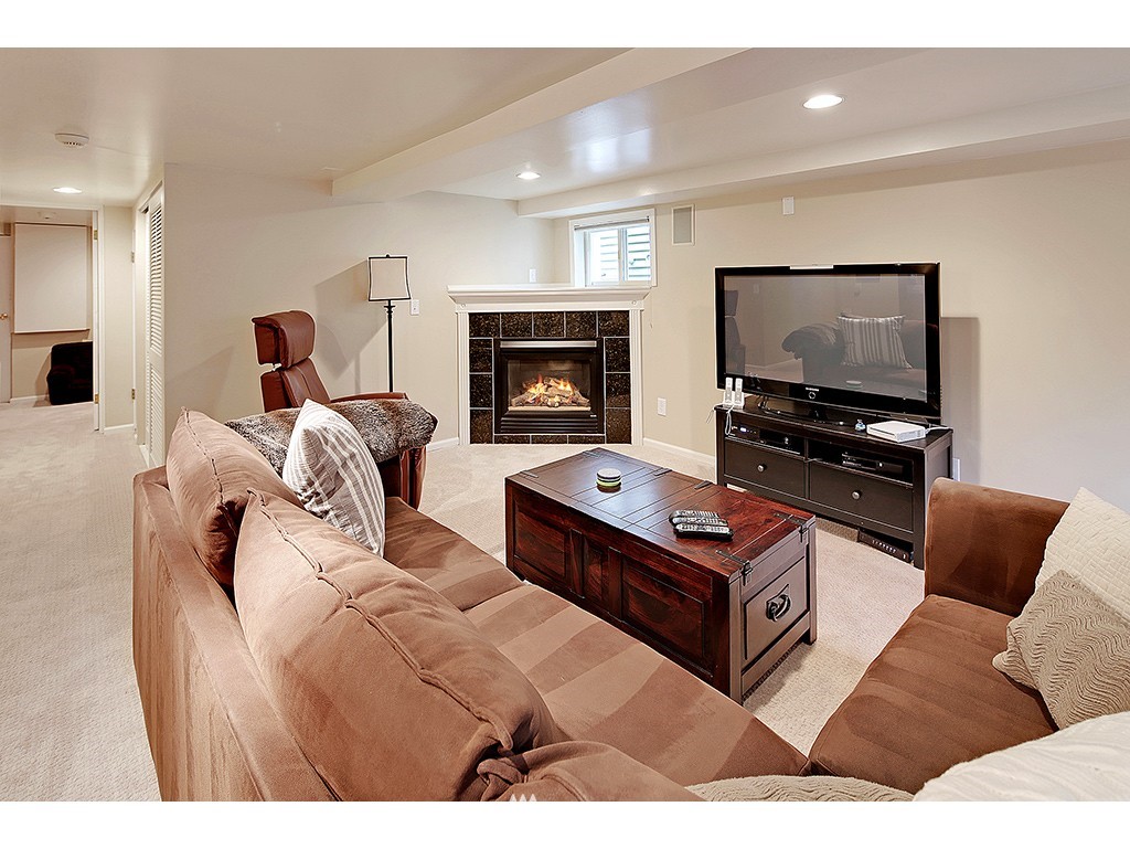 2029 North 77th Street Seattle, WA 98103 - Photo 15 of 20