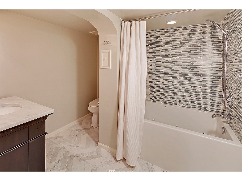 2029 North 77th Street Seattle, WA 98103 - Photo 16 of 20