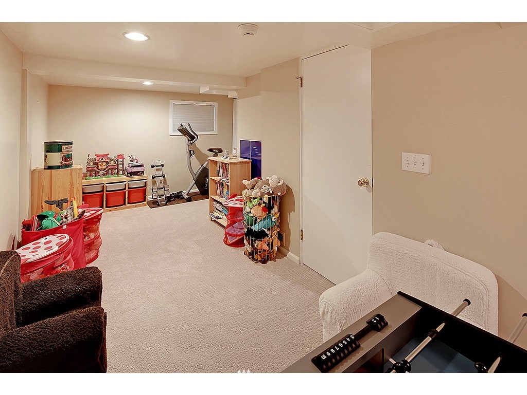 2029 North 77th Street Seattle, WA 98103 - Photo 17 of 20