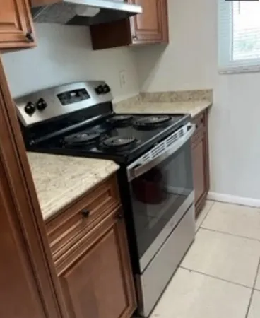 $1,800 | 129 North A Street, Lake Worth Beach, FL 33460