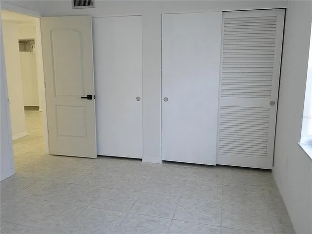 a view of a livingroom with furniture