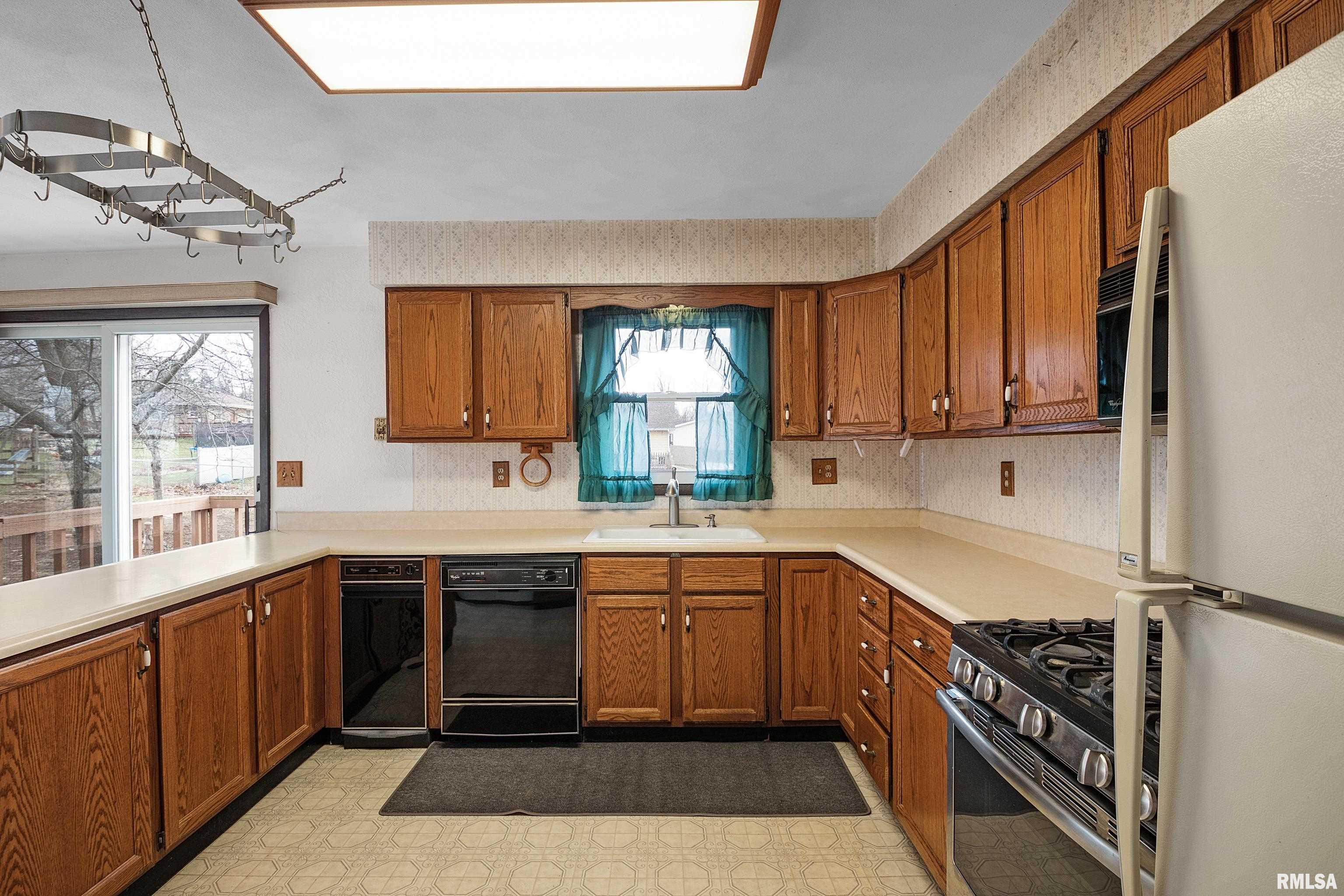 4940 Edgewater Drive Groveland, IL 61535 - Photo 8 of 25