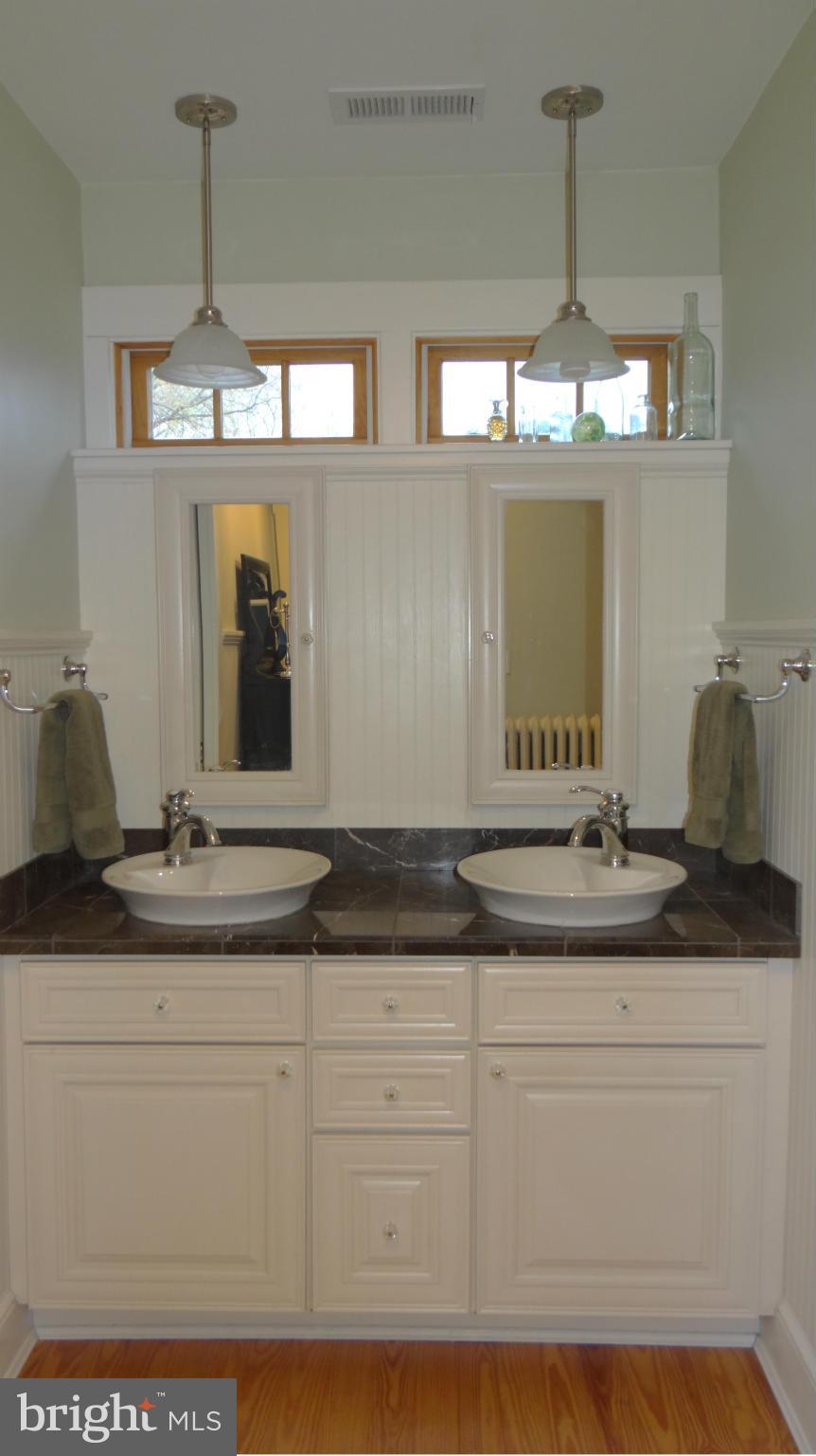 832 Maple Road Gambrills, MD 21054 - Photo 18 of 30 Masterbath with Marble Countertop and Floor