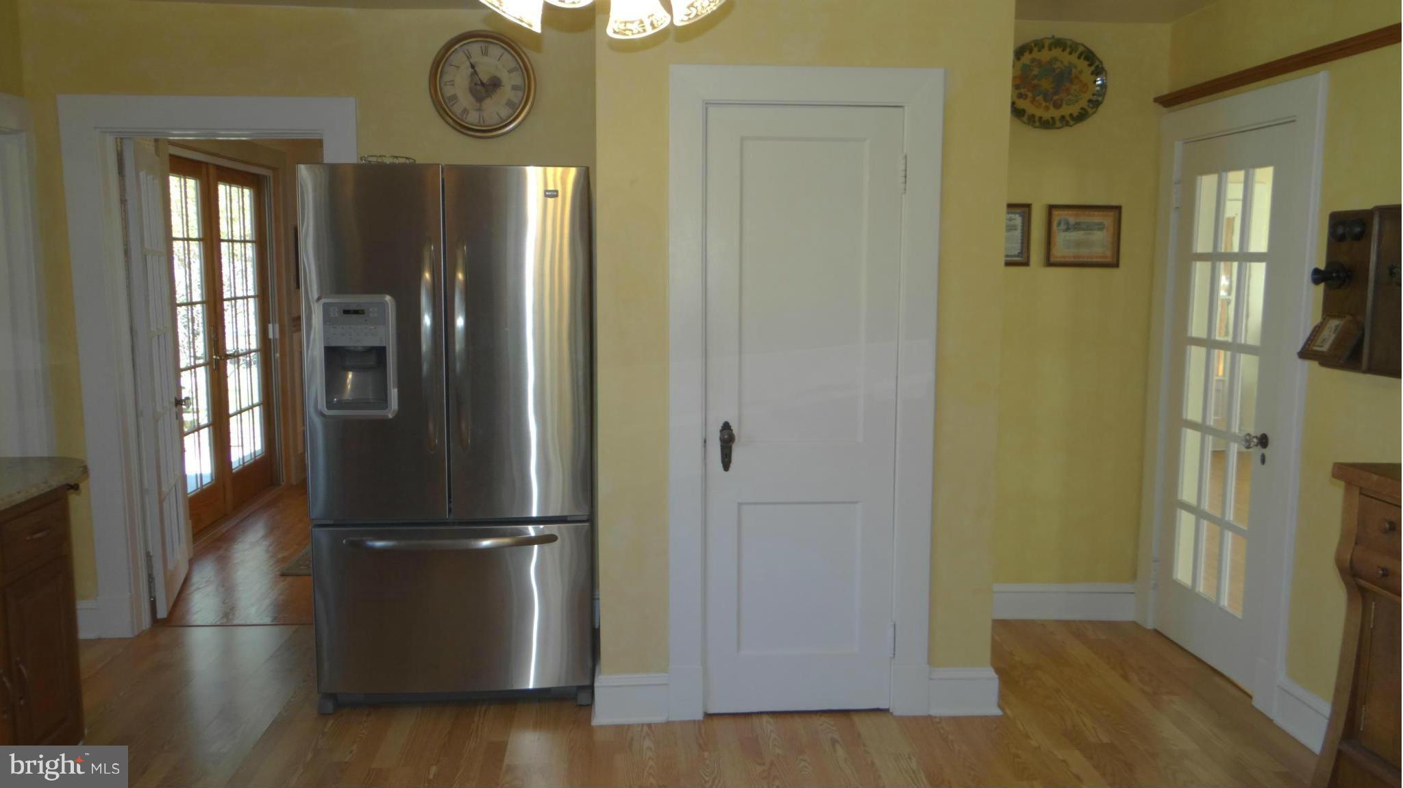 832 Maple Road Gambrills, MD 21054 - Photo 7 of 30 Kitchen with separate pantry