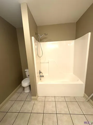 $1,800 | 7532 Associate Drive, Baton Rouge, LA 70817