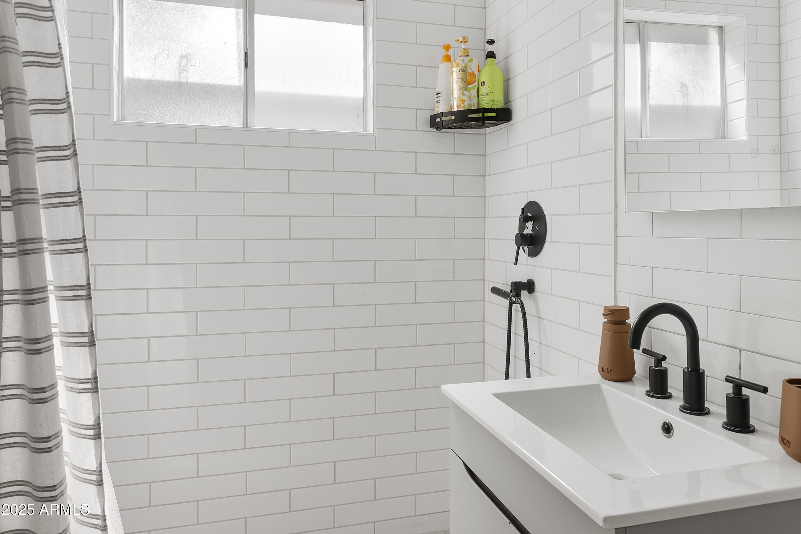 1111 East Turney Avenue, Unit 3 Phoenix, AZ 85014 - Photo 13 of 21 1111Turney3-015