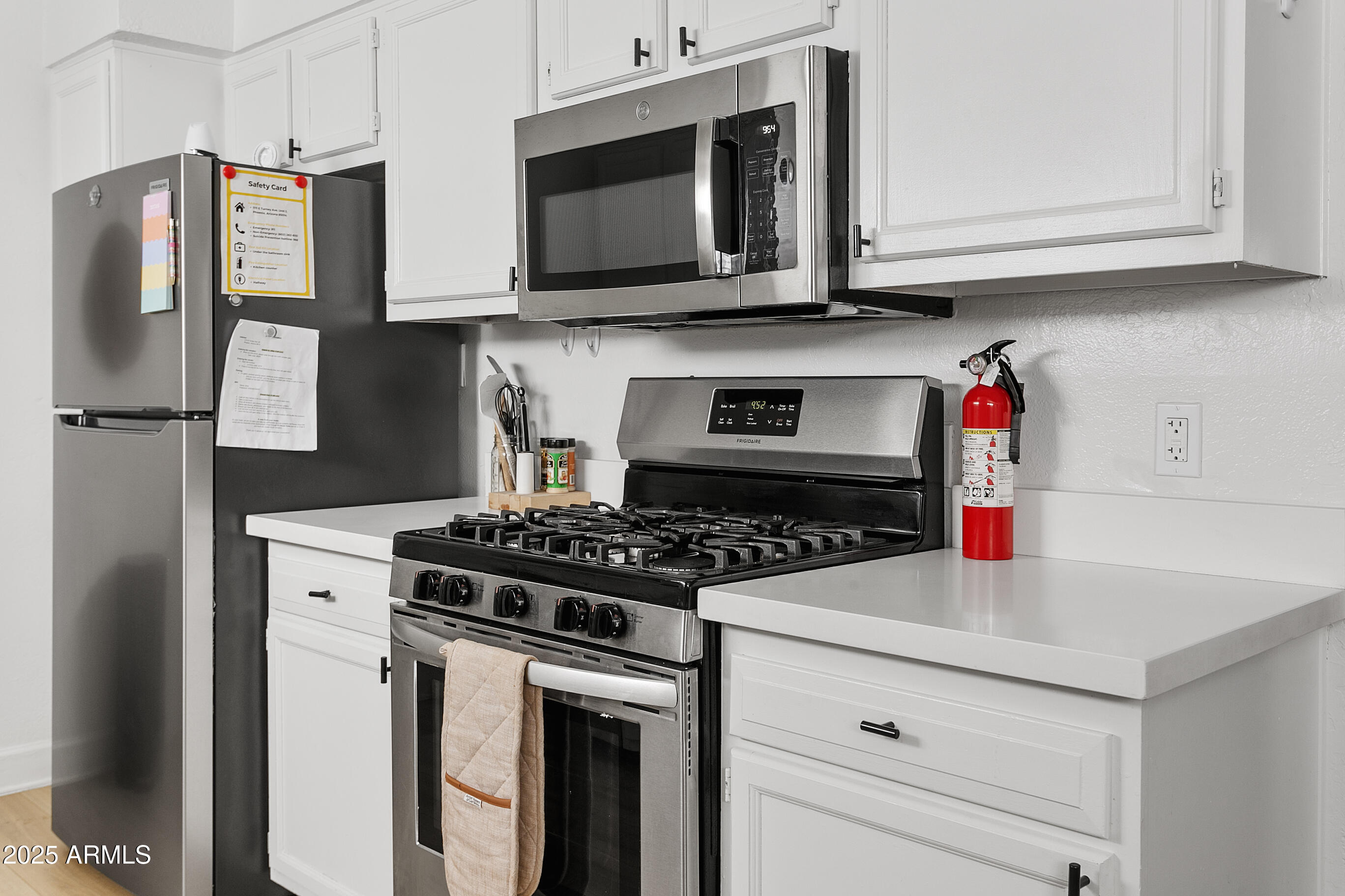 1111 East Turney Avenue, Unit 3 Phoenix, AZ 85014 - Photo 2 of 21 1111Turney3-009