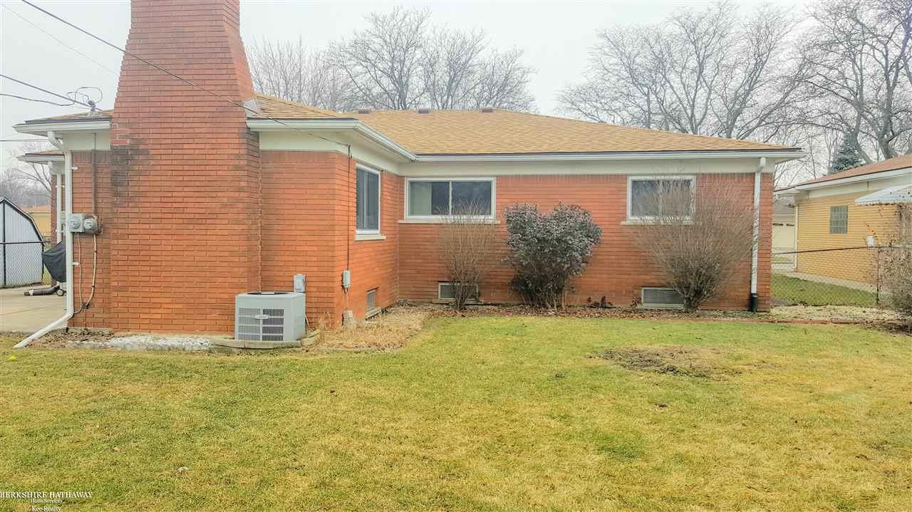 29232 Ridgefield Avenue Warren, MI 48088 - Photo 21 of 23 31312461-20.JPG