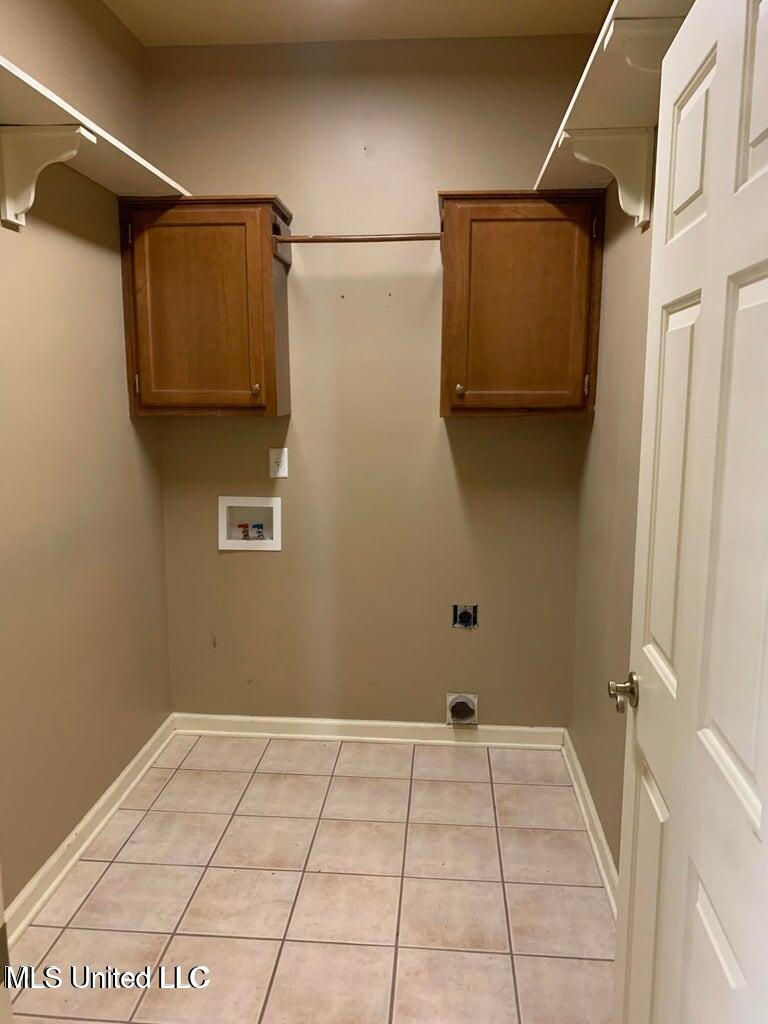 2294 Northview Street Hernando, MS 38632 - Photo 3 of 19 Laundry/Utility room!