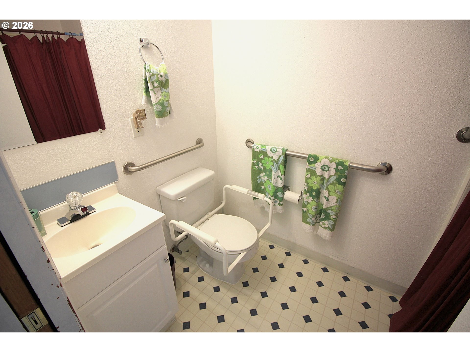8563 Southwest Hamlet Street Portland, OR 97224 - Photo 20 of 30 Gallery Image 20