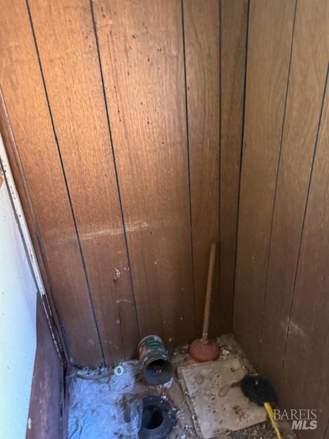 14180 Poonkinney Road Dos Rios, CA 95429 - Photo 12 of 18 a bathroom with a sink