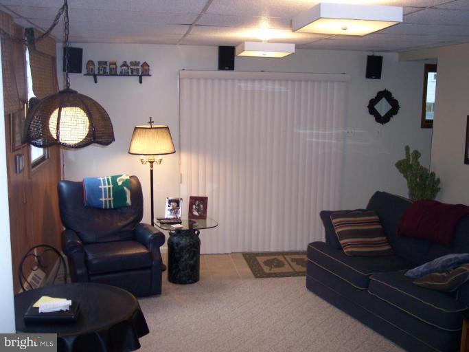 1853 Griffith Road Falls Church, VA 22043 - Photo 11 of 28 Family Room