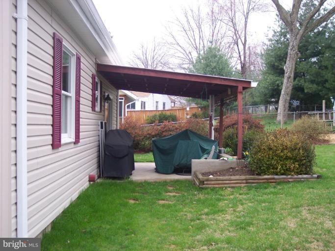 1853 Griffith Road Falls Church, VA 22043 - Photo 23 of 28 Patio
