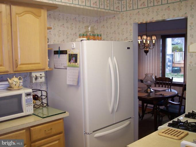 1853 Griffith Road Falls Church, VA 22043 - Photo 10 of 28 Kitchen/Dining Room