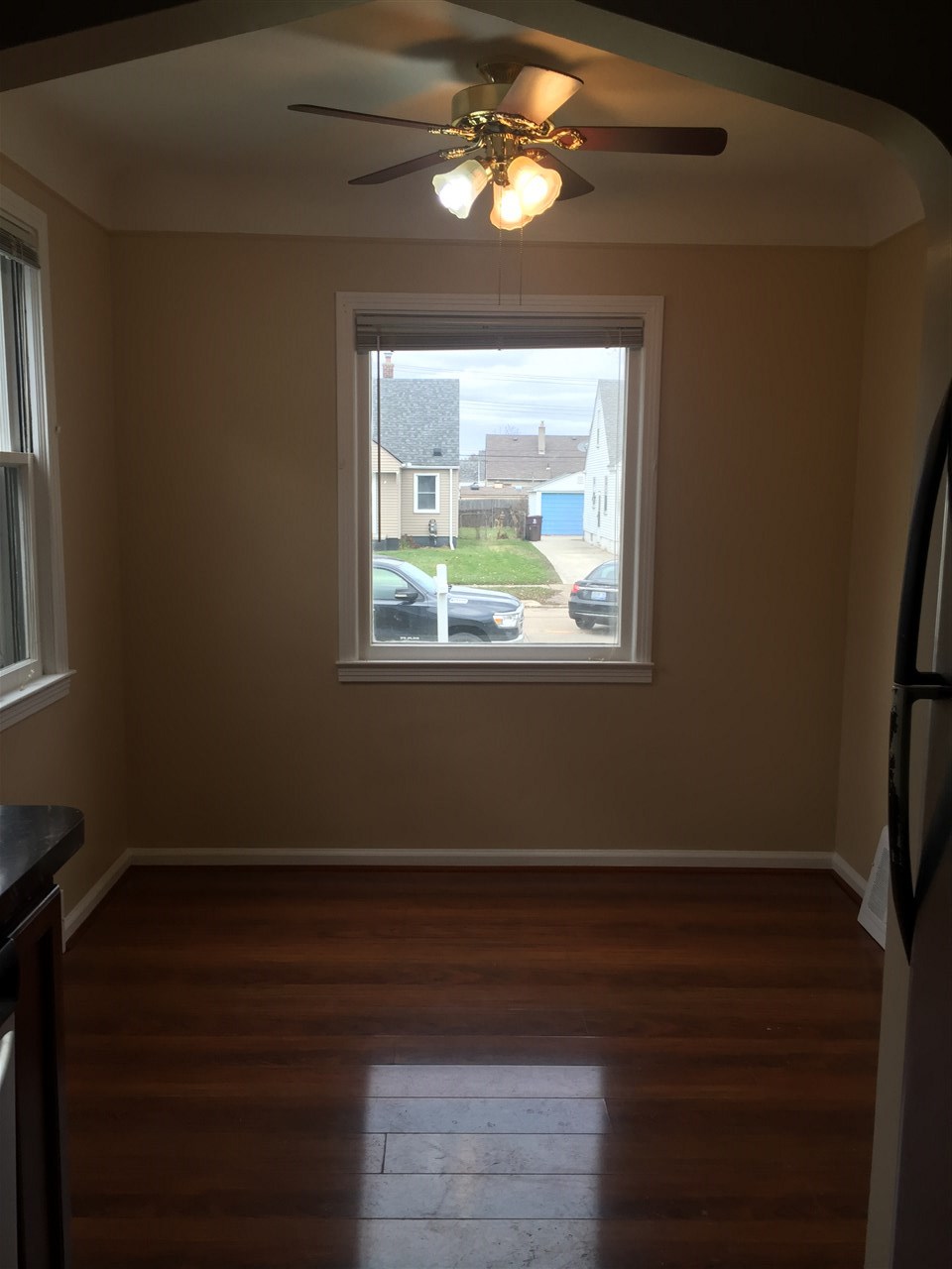 8260 Stephens Road Warren, MI 48089 - Photo 8 of 27 50000766-7.JPG